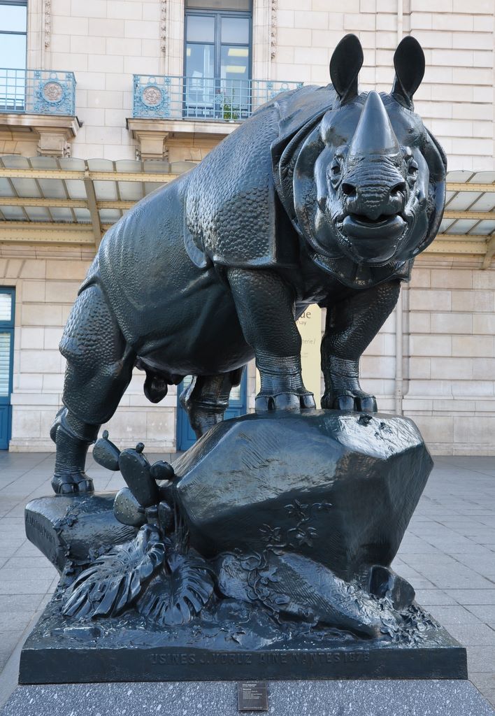 Statues outside Musee d'Orsay, Paris, France.