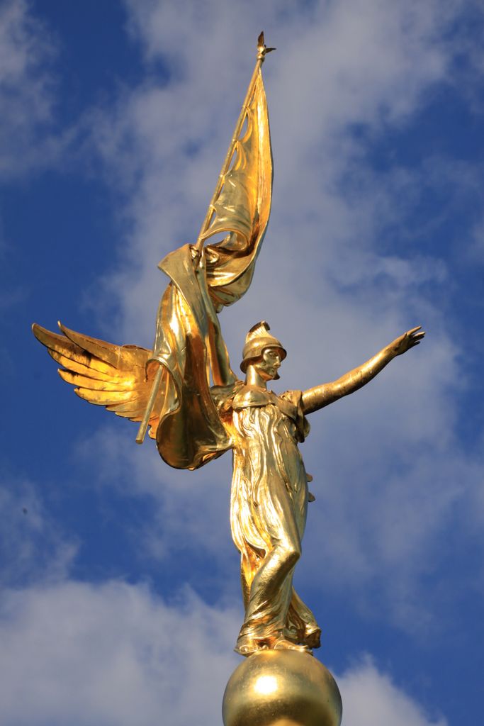 The First Division Monument commemorates those who died while serving in the 1st Infantry Division of the U. S. Army.